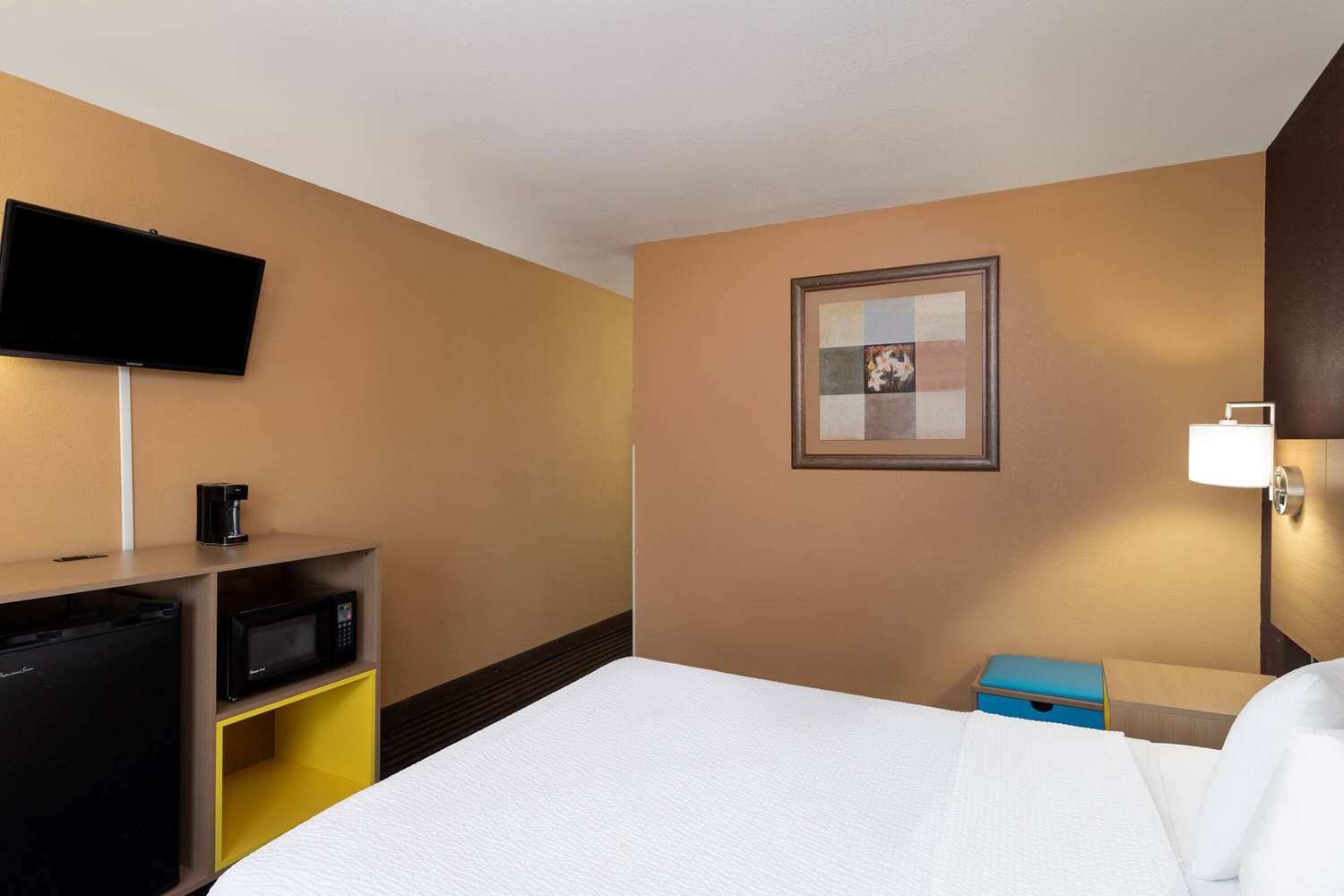 Days Inn by Wyndham Anderson IN 16/34