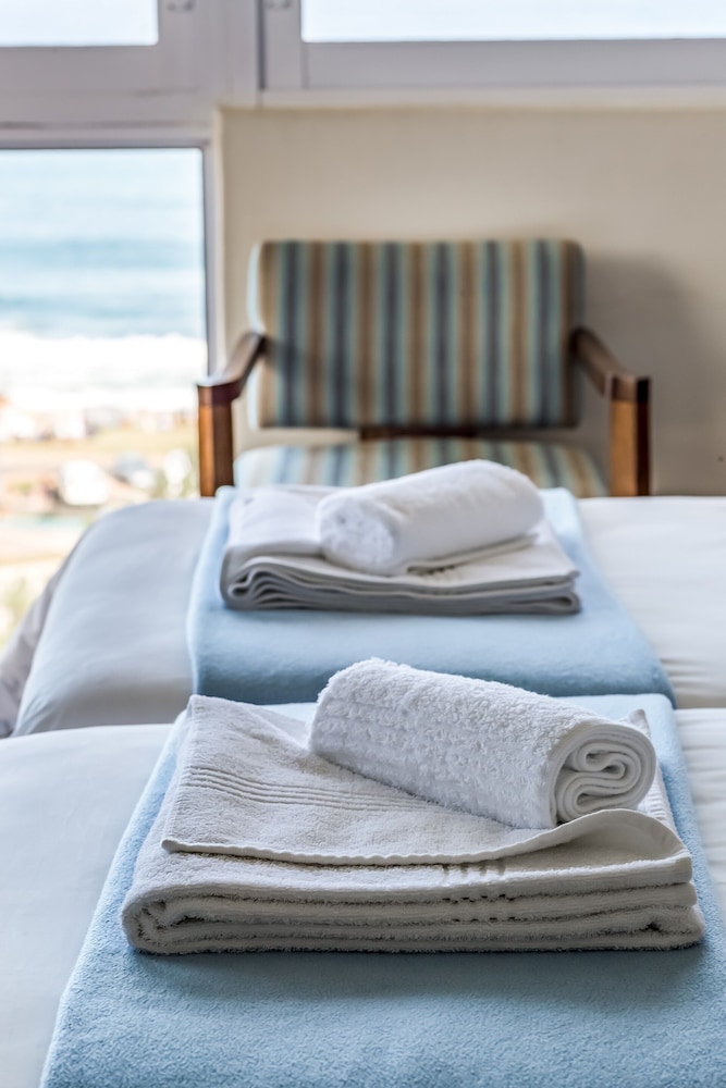 BLUE MARLIN HOTEL 40/84