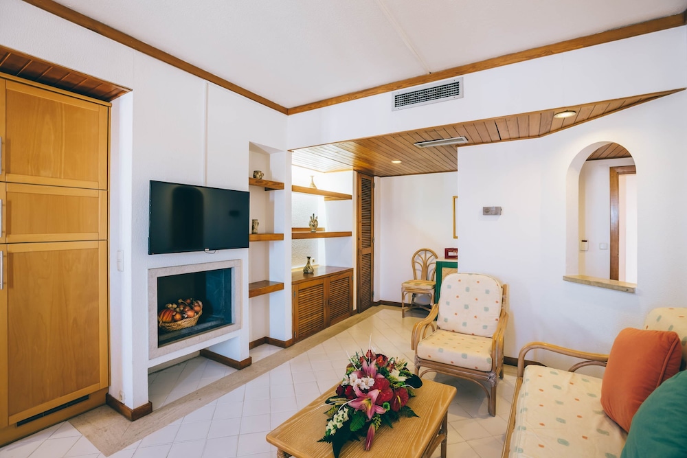 Muthu Oura Praia Hotel Apartments 27/50