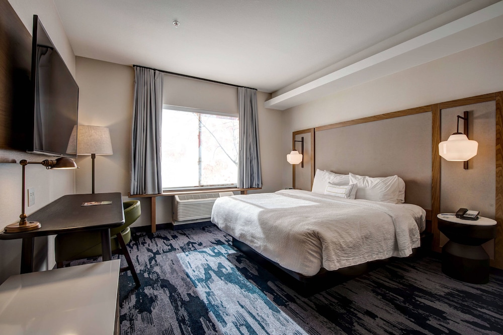 Fairfield Inn & Suites by Marriott Minneapolis North 14/36