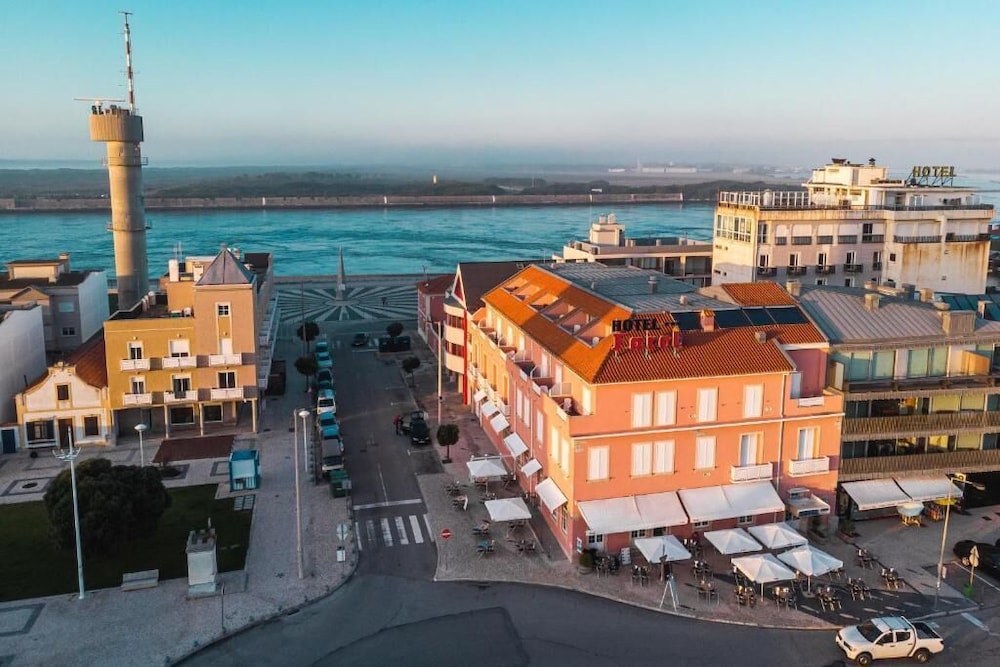 Hotel Farol 1/40