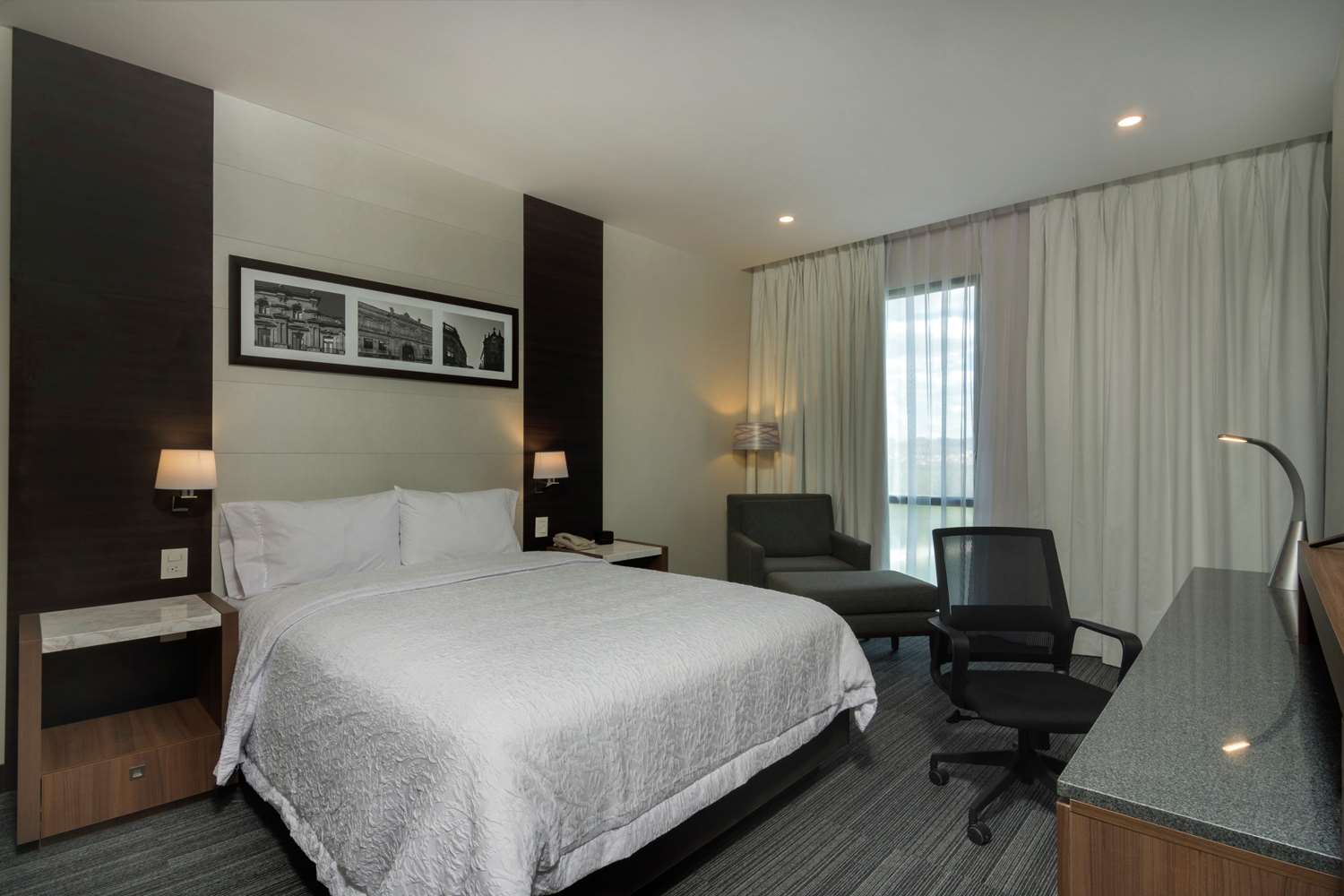 Room, Queen Bed, Lake View