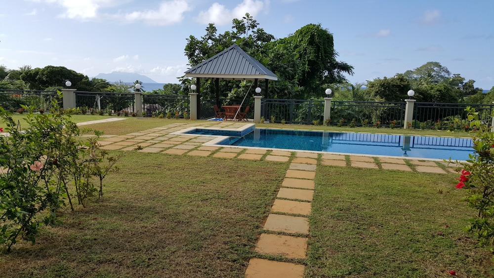 Bambous River Lodge 12/16