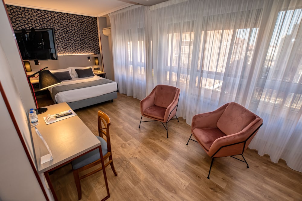 Hotel Castilla Vieja 20/33
