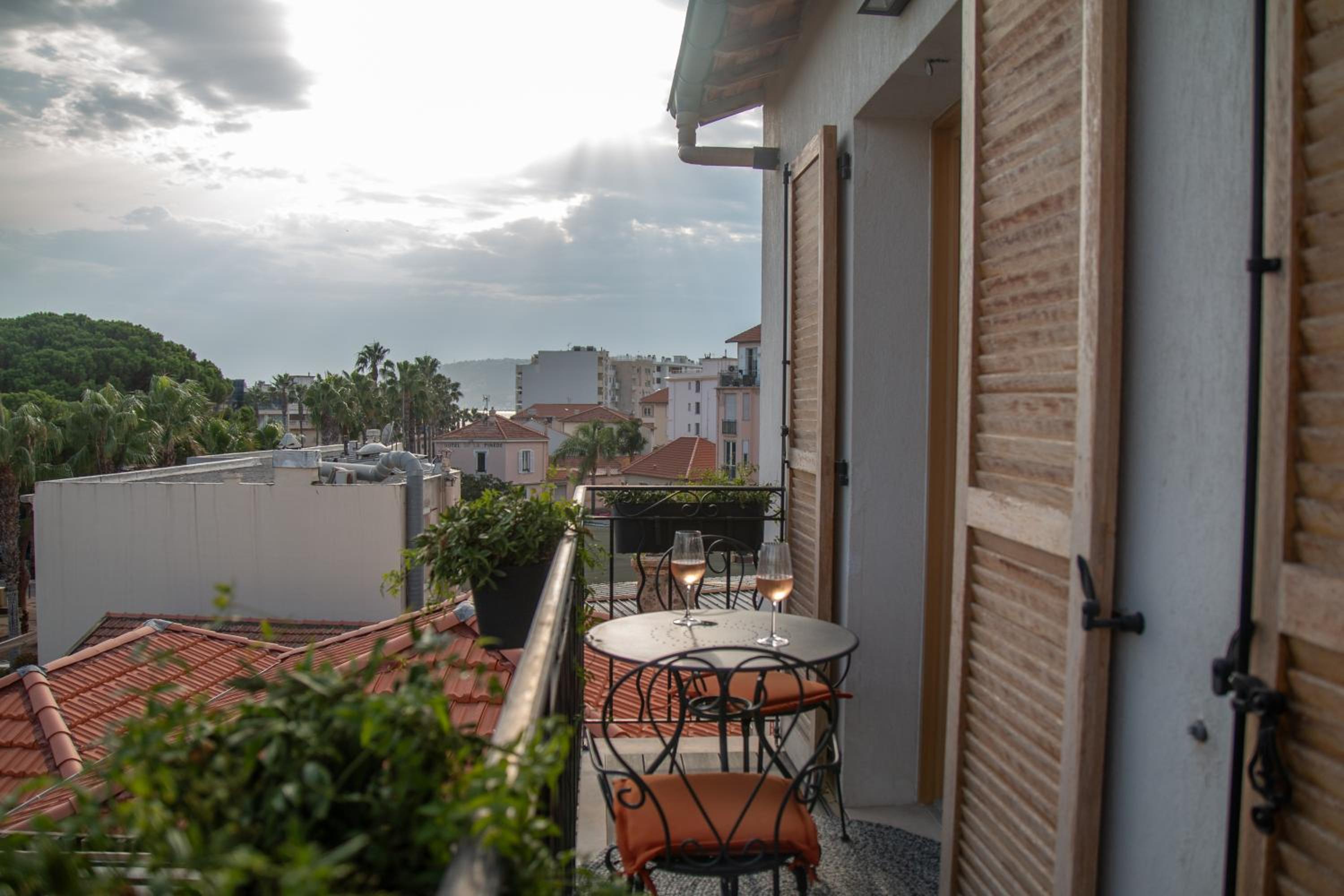 Unique Boutique Hotel Antibes Juan-les-Pins 44/50