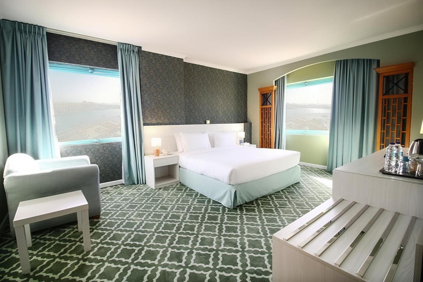 CREEK, HERITAGE, SUITE, WITH VIEW, CORNER
