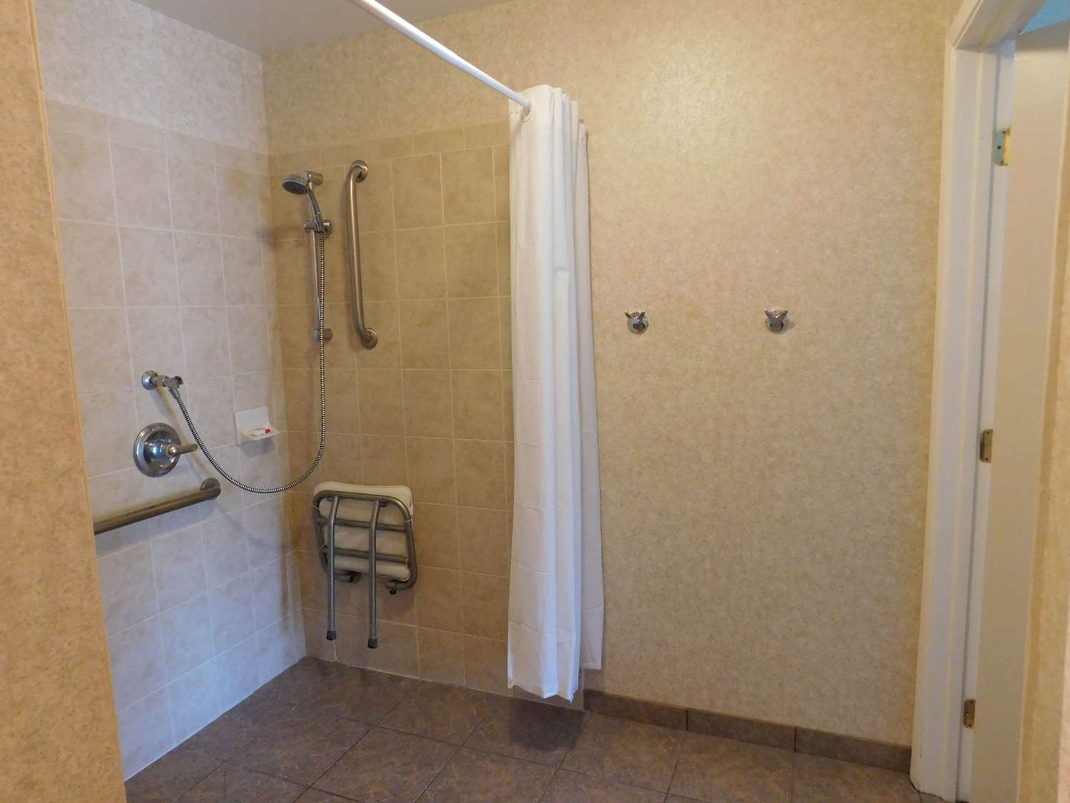 Days Inn by Wyndham Novato/San Francisco 49/50