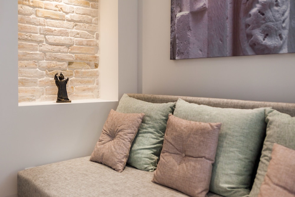 Balatura The Fine Bed & Breakfast 25/50