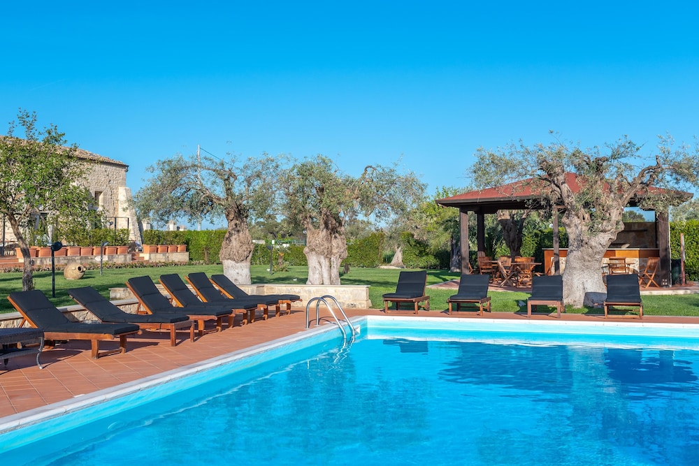 Torre Don Virgilio Country Hotel 48/50