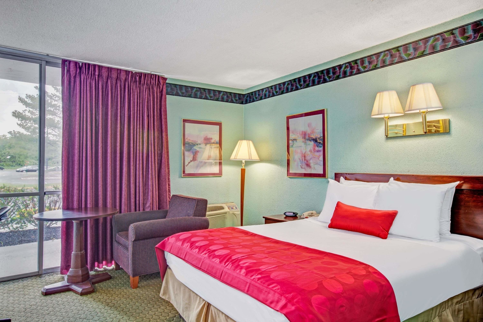 Room, Queen Bed, Accessible