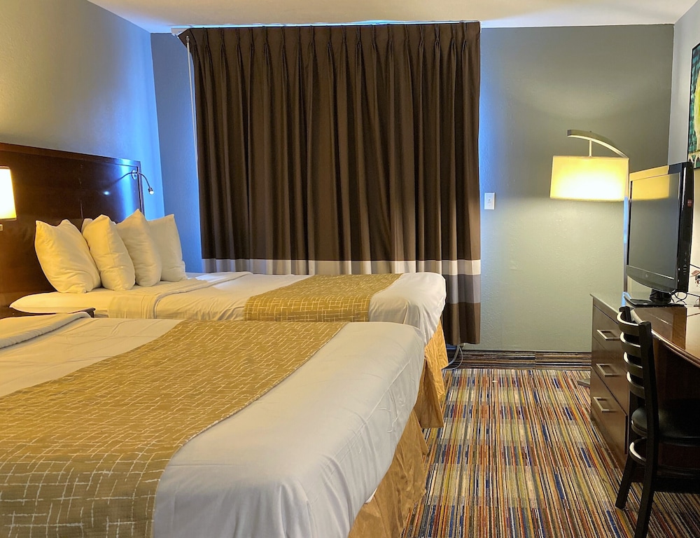 Travelodge By Wyndham Bloomington 12/62