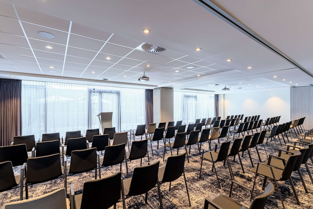 Park Inn by Radisson Antwerp Berchem 60/64