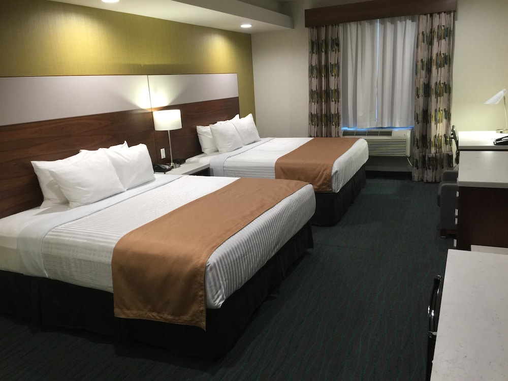 Best Western Plus Gardena Inn & Suites 10/36