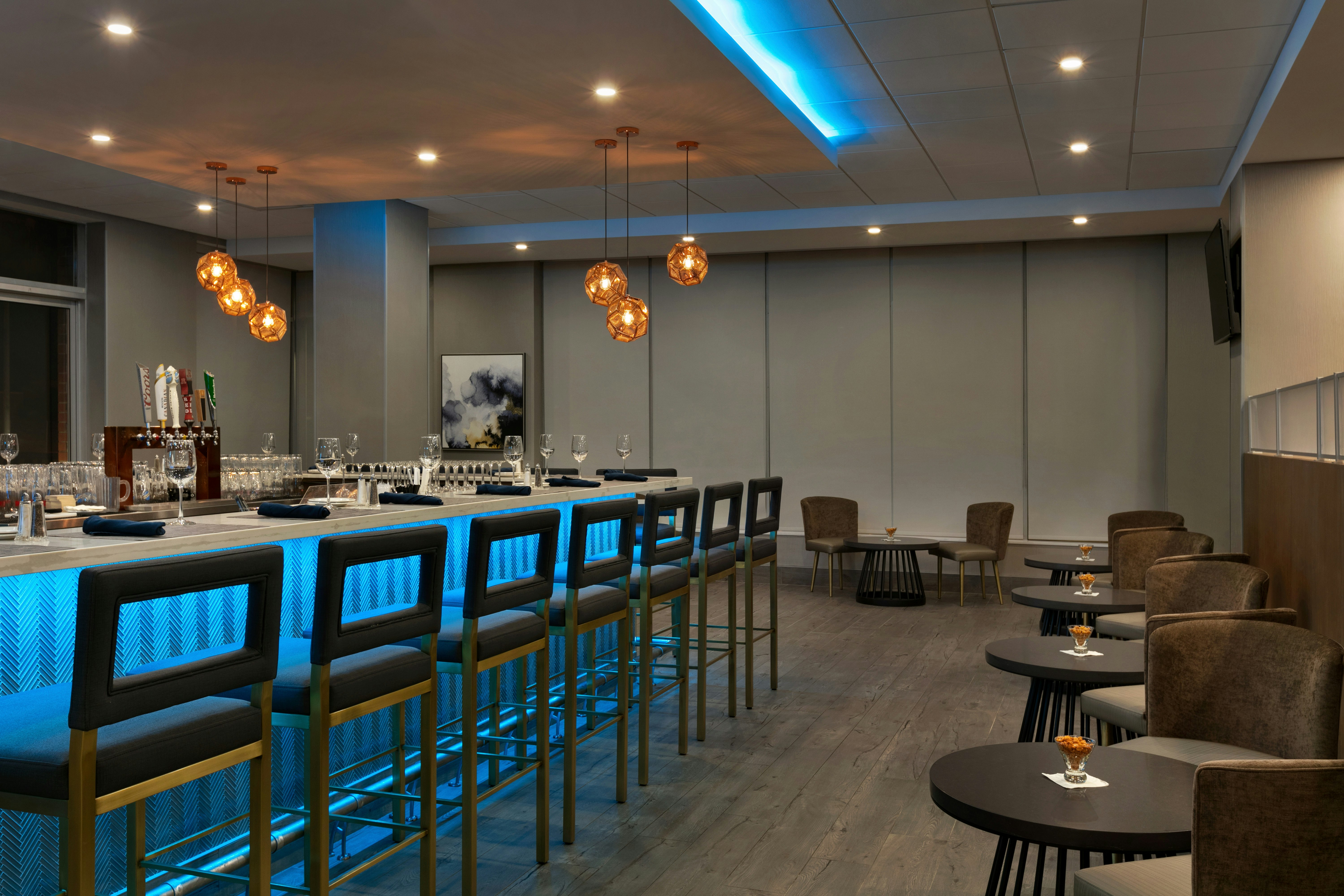 Embassy Suites By Hilton Montreal Airport 11/23