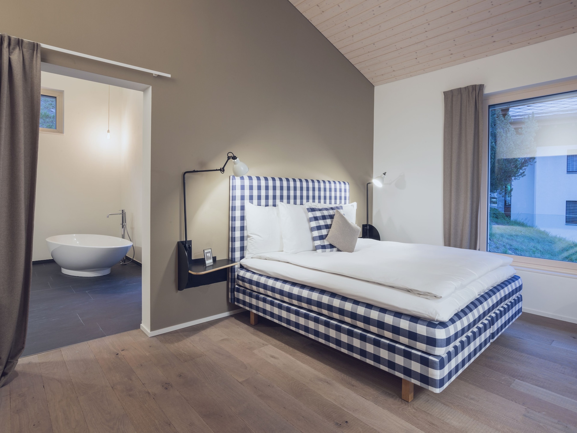 3 Bedrooms, Overwater, Penthouse, 3 King Beds