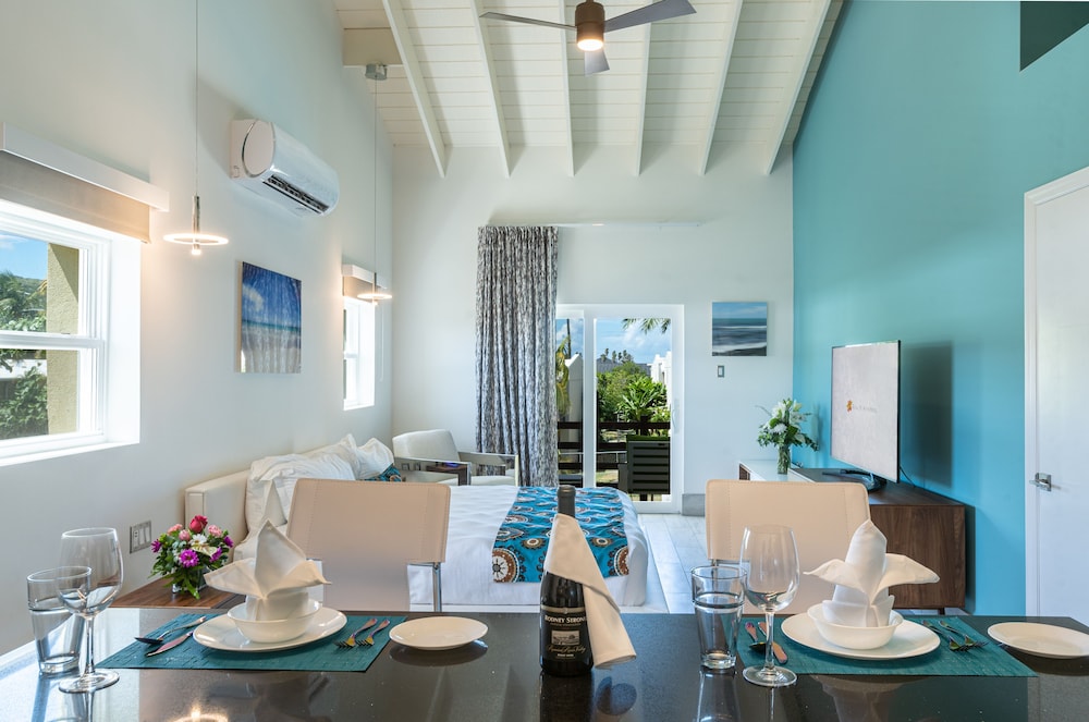 ROYAL ST. KITTS HOTEL 37/50