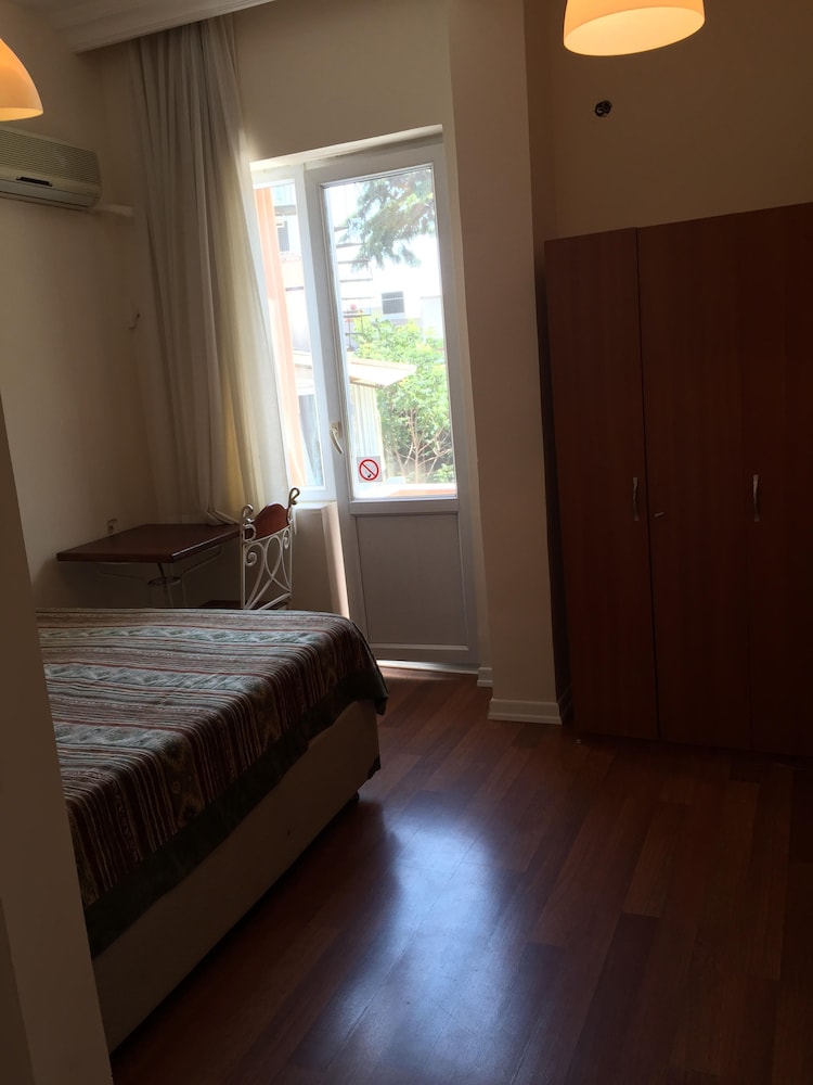Nobel Hostel 8/36