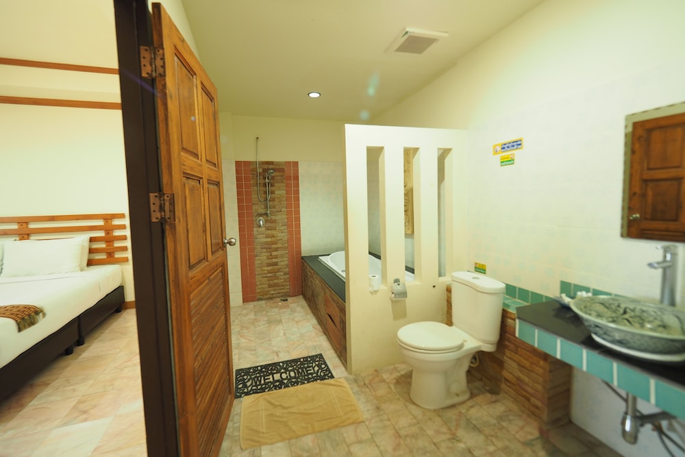 Amorn Sukhothai Hotel 28/32