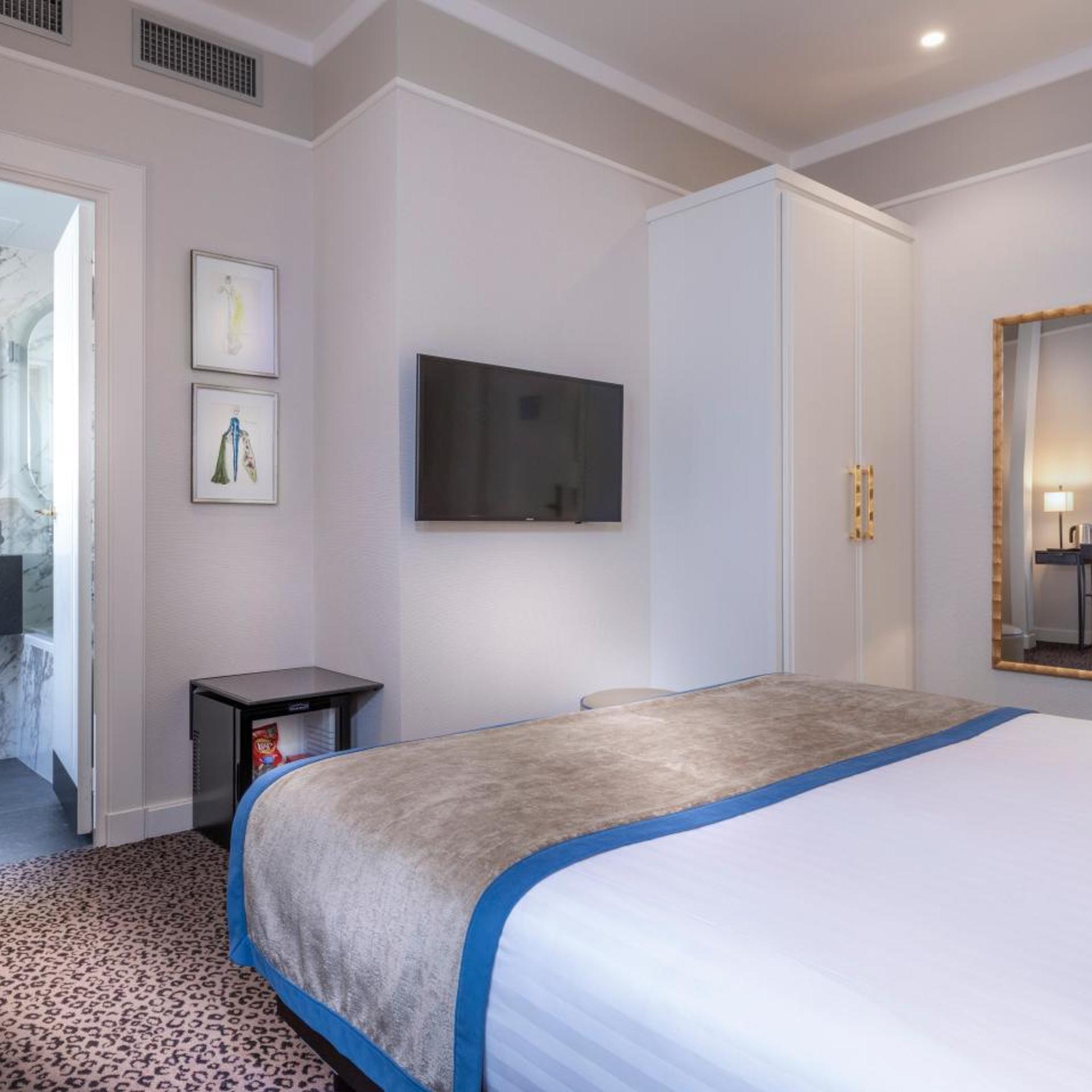 غرفة سوبيريور بحوض استحمام، Hotel Du Bois Champs-Elysees 5/10