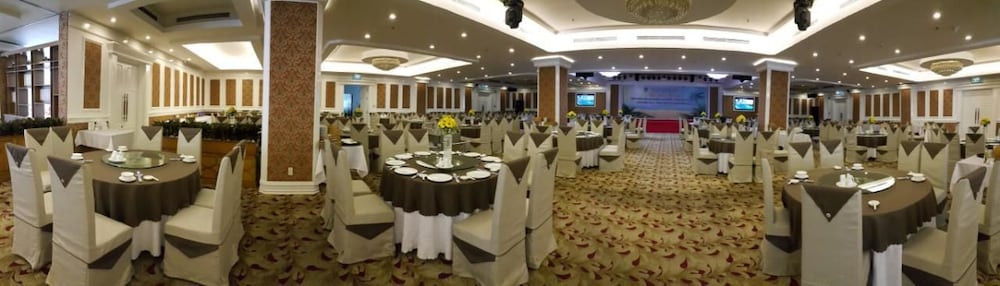 Petro Hotel 45/53
