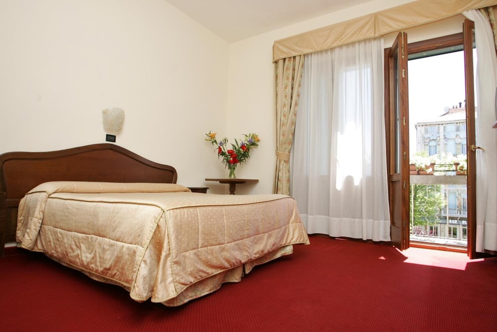 Hotel Cristallo 14/50