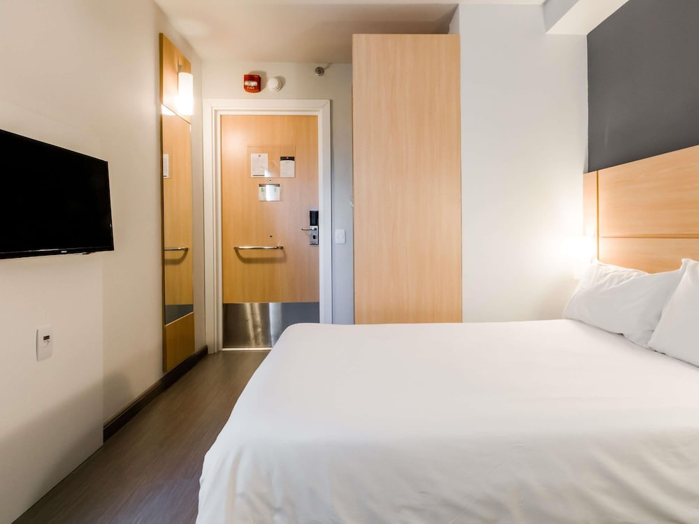 Room, Double Bed, Accessible