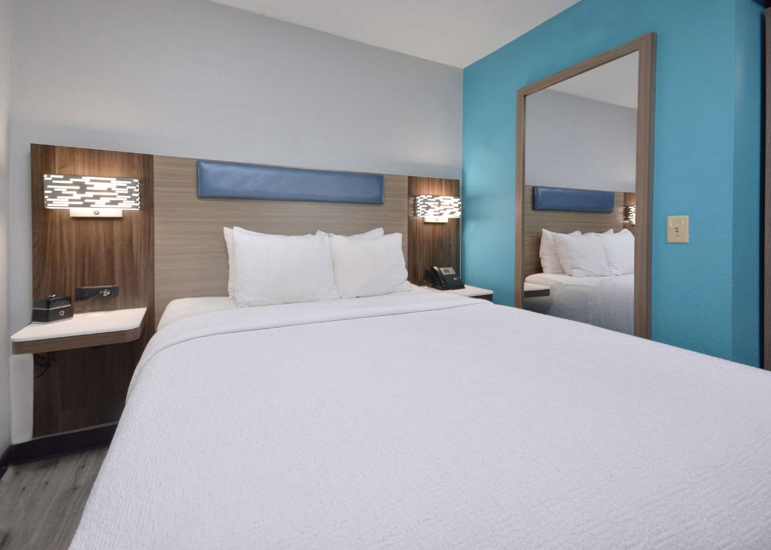 Brookstone Lodge near Biltmore Village, an Ascend Collection Hotel 17/23