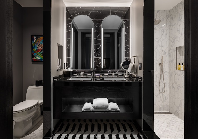 Daxton Hotel Birmingham, Curio Collection by Hilton 15/17