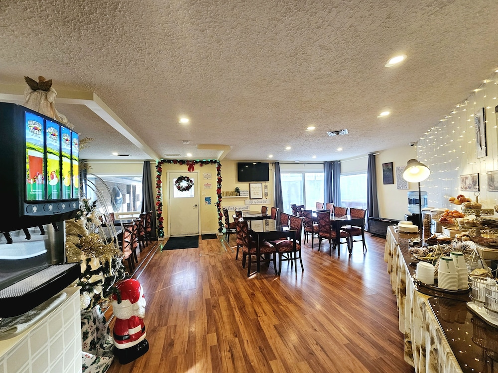 Cloud 9 Inn 48/72