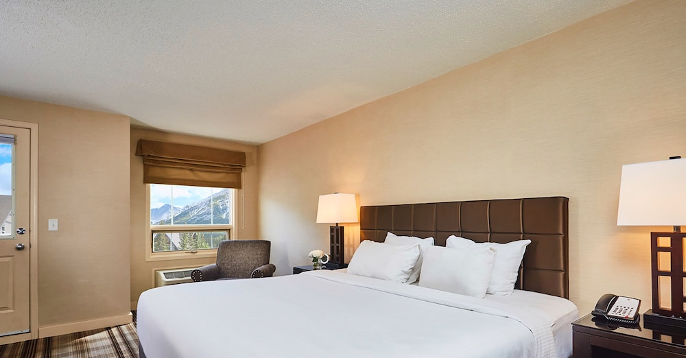 1 BEDROOM, SUITE, KING BED, MOUNTAIN VIEW