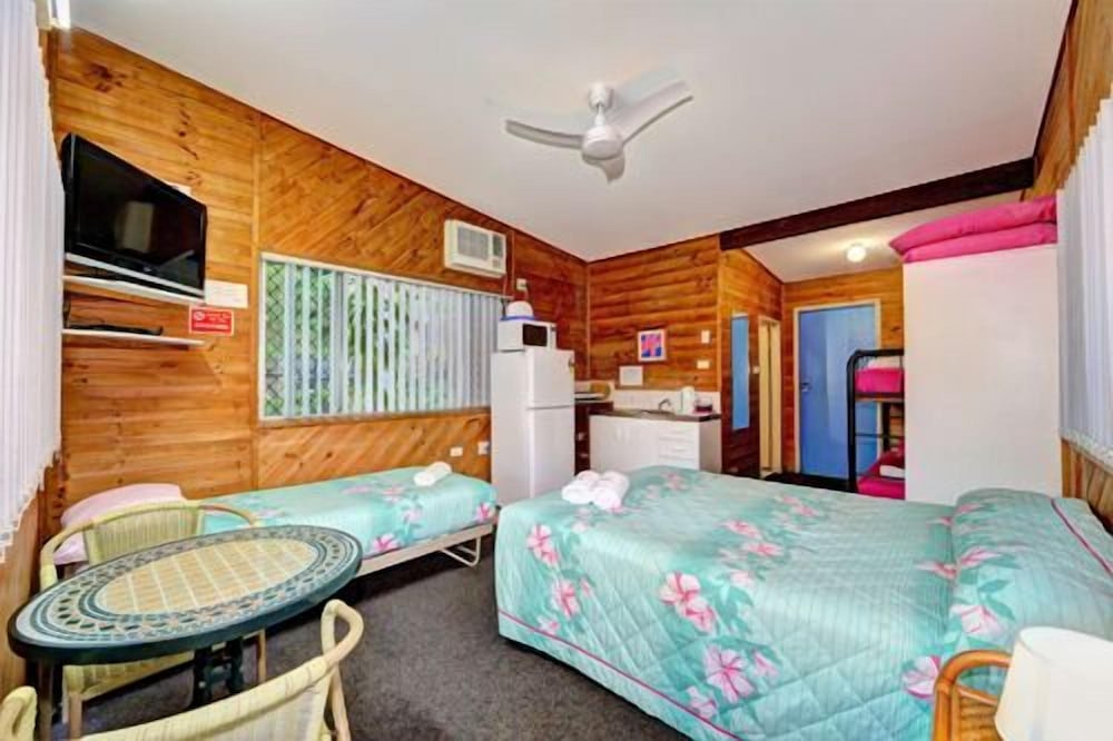 Bargara Gardens Motel And Holiday Villas 12/44