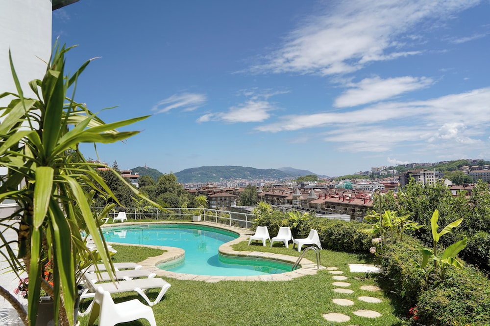 Hotel Avenida 59/62