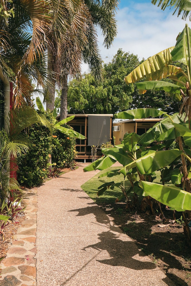 Wongai Beach Hotel 67/75