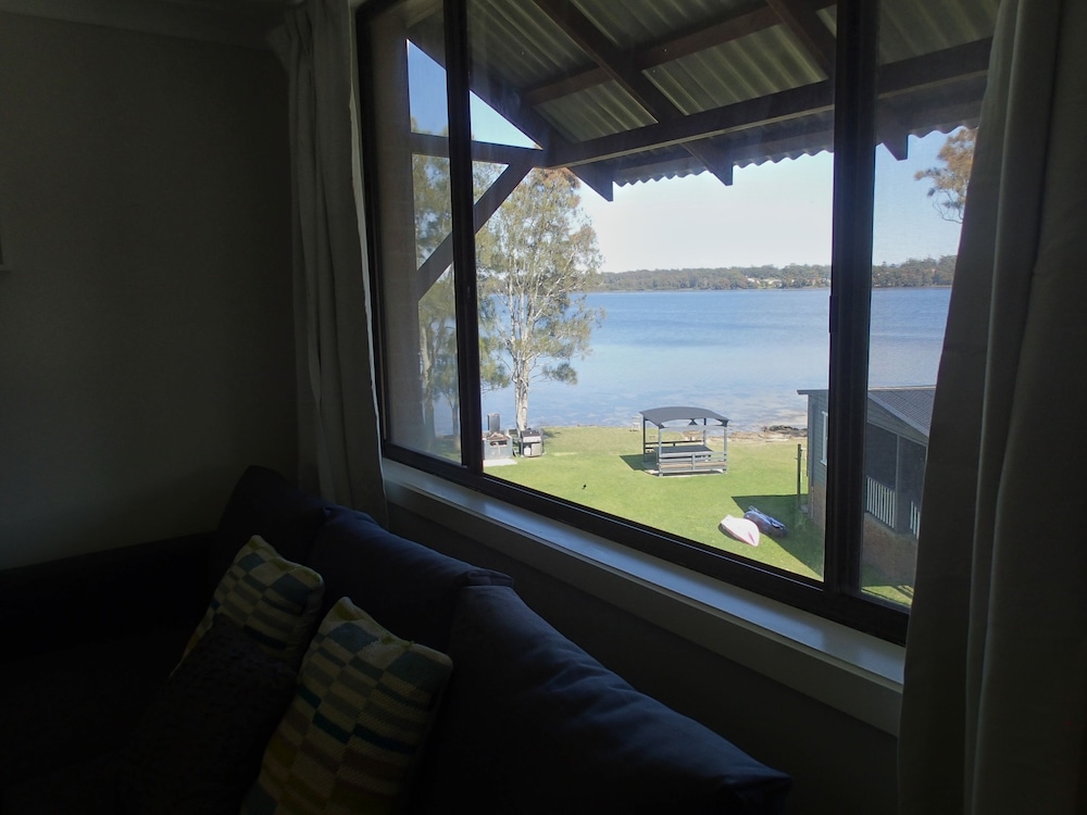 DUNGOWAN HOLIDAY ACCOMODATION 24/75