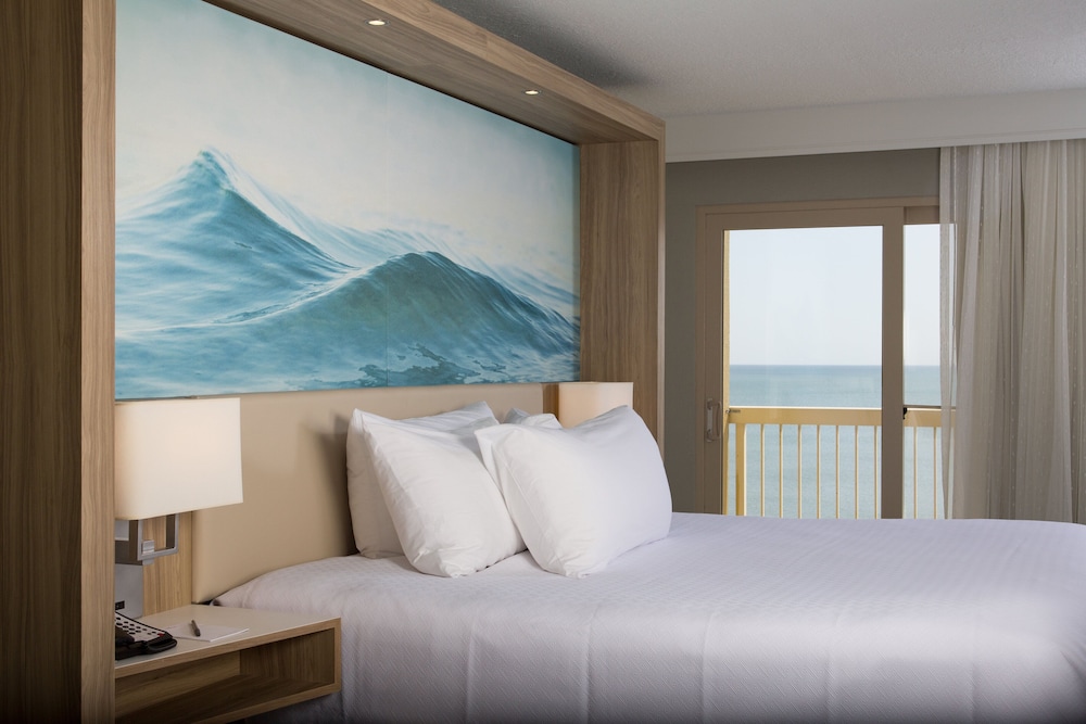 STANDARD, QUEEN BED, OCEAN FRONT, GROUND FLOOR