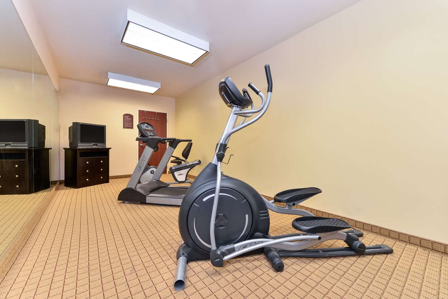 Express Inn And Suites Norman 8/16