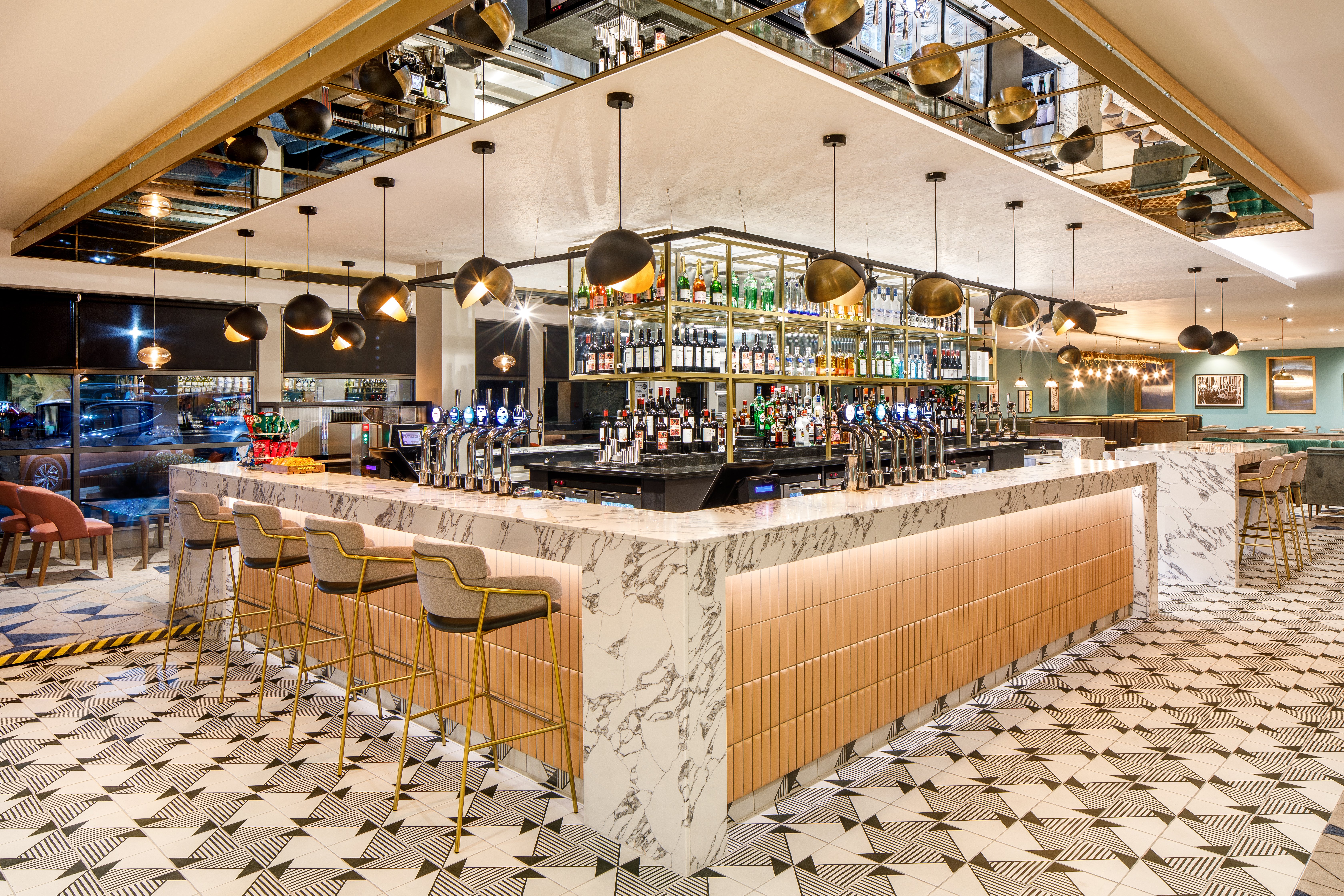 Crowne Plaza Manchester Airport 48/50