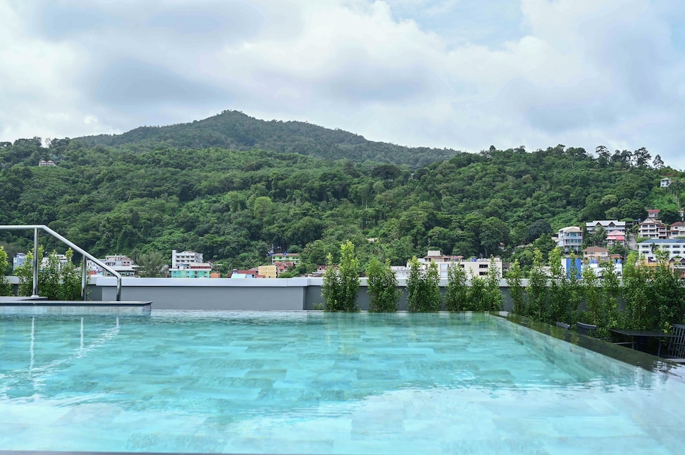 Chateau Du Village Patong 62/65