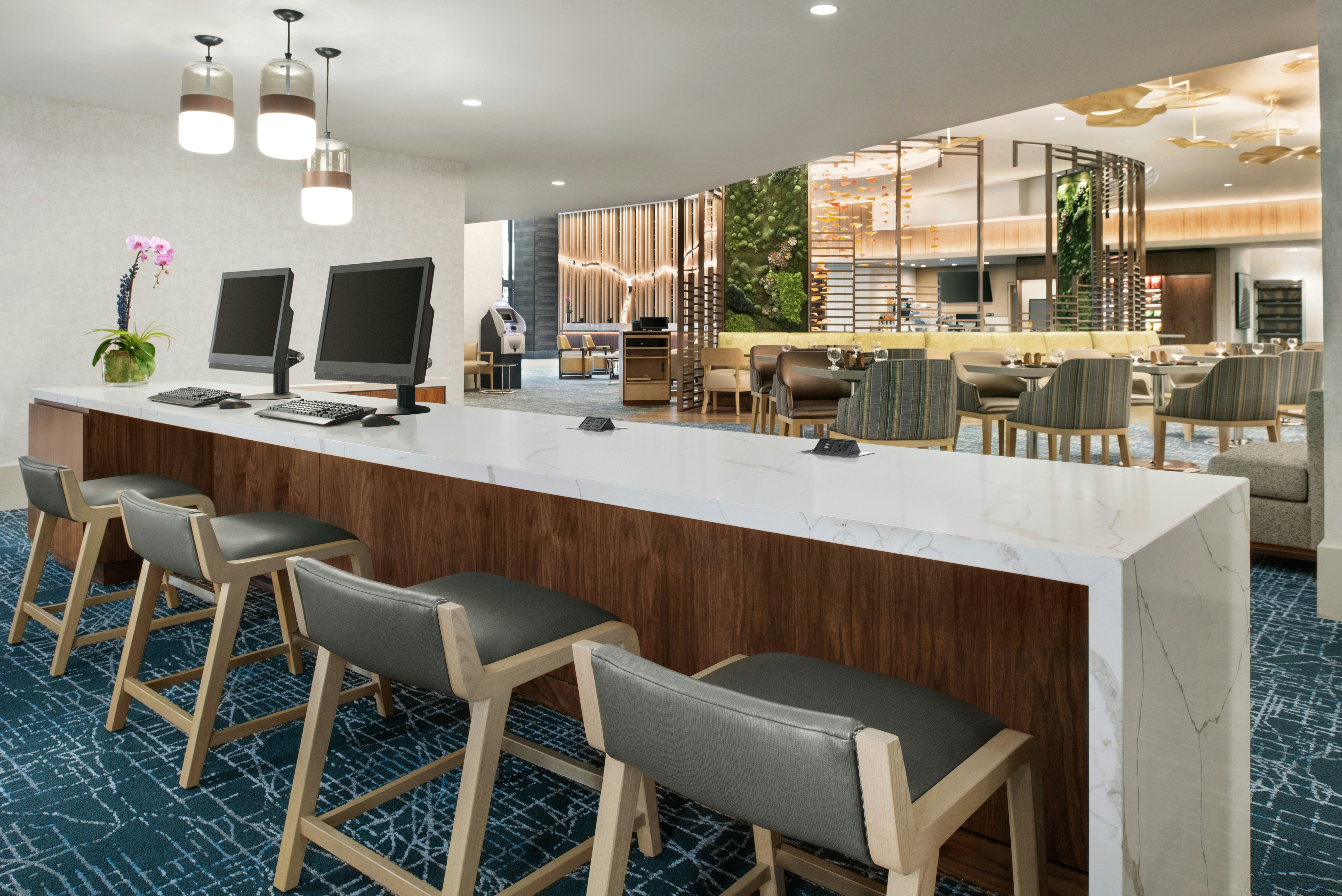 DoubleTree by Hilton Hotel Chicago Magnificent Mile 56/79
