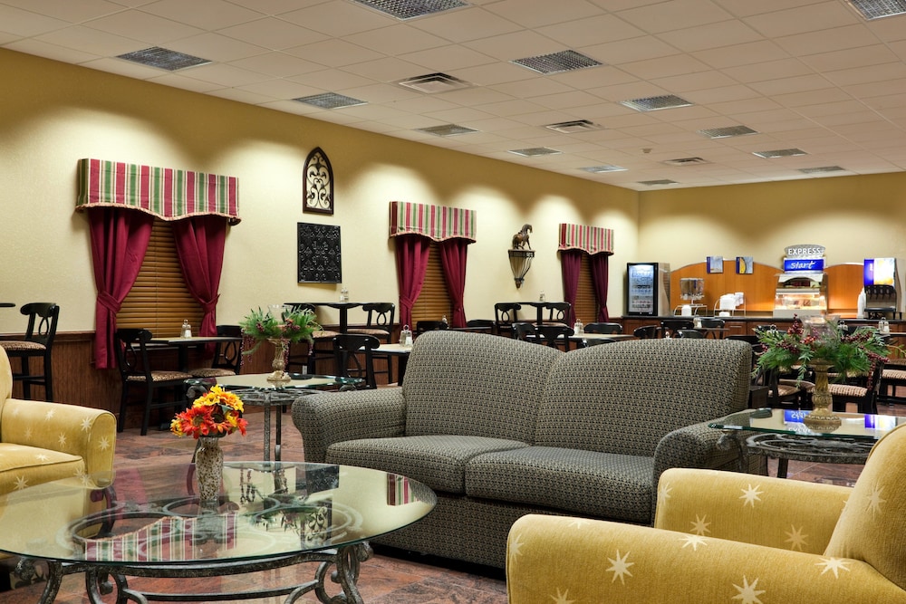 Holiday Inn Express Salado-Belton 31/45
