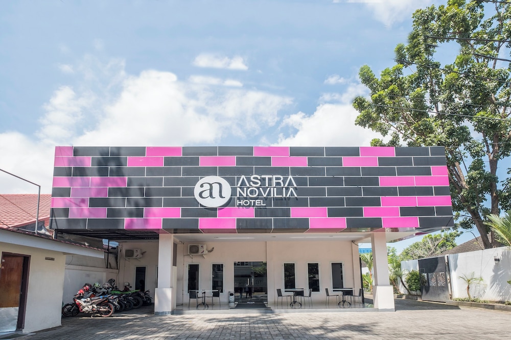 Hotel O Makassar near Pantai Losari formerly Hotel Astra Novilia photo2