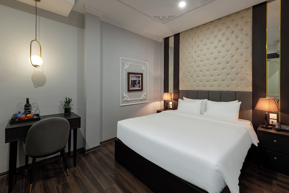 DELUXE, DOUBLE BED, CITY VIEW