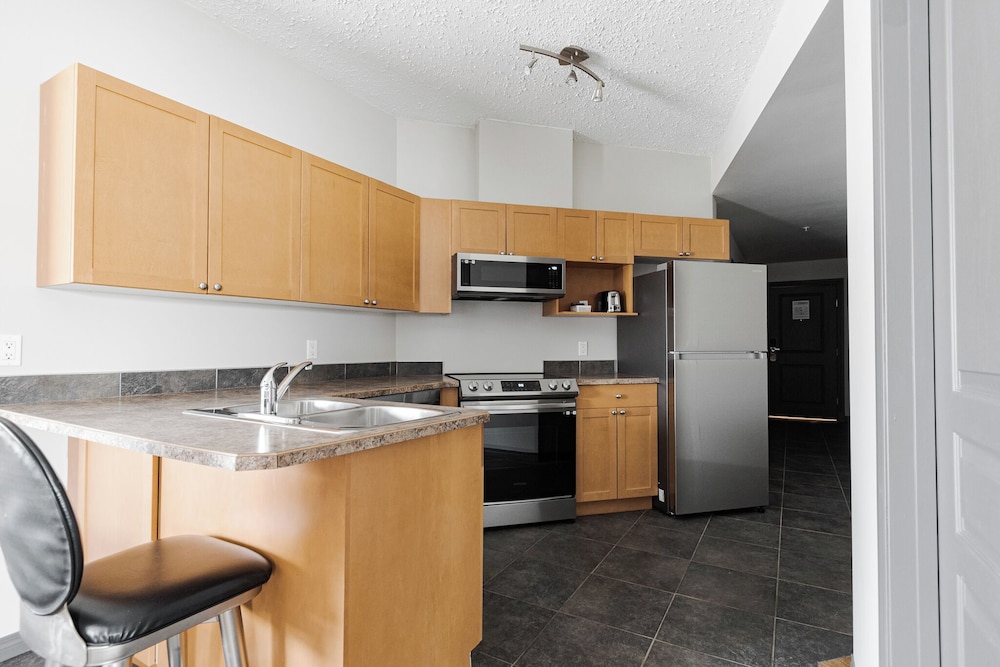 PODOLLAN REZ-IDENCE FORT MCMURRAY 35/50