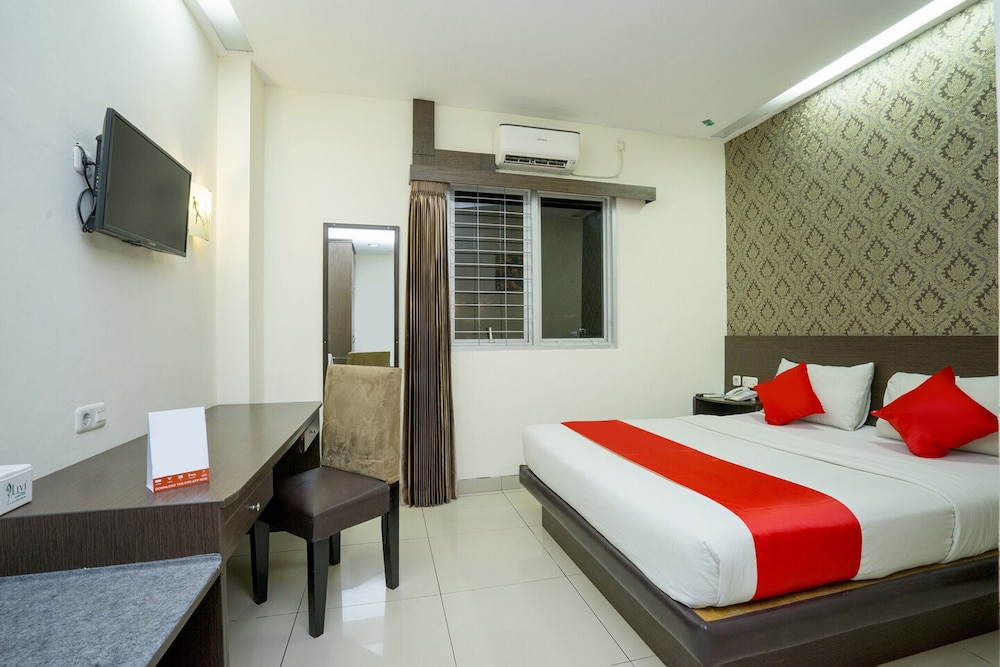 Hotel Grand Kartika 14/63