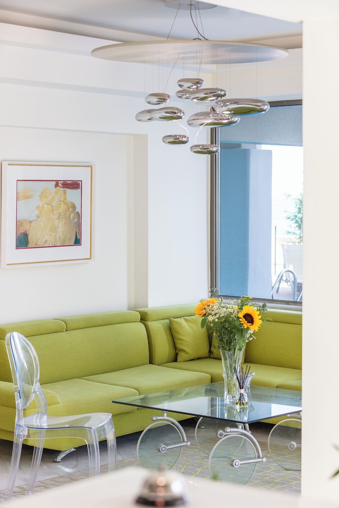 Steris Elegant Beach Hotel 52/70