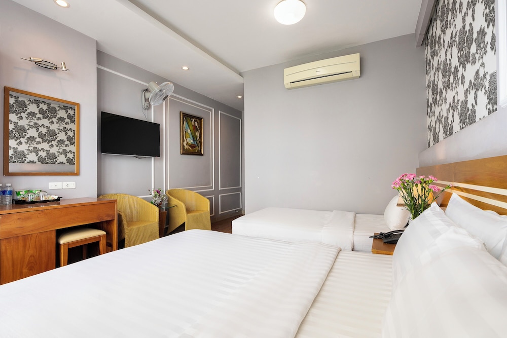 Lucky Star Hotel 266 De Tham 25/38