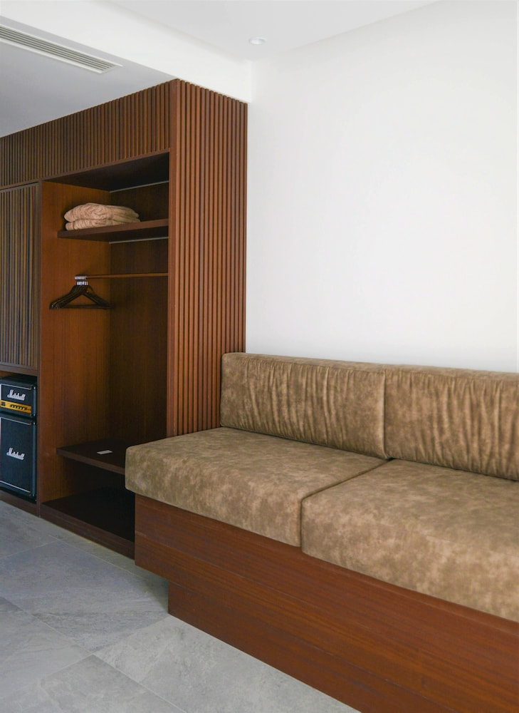 Charisma Hotel 37/50