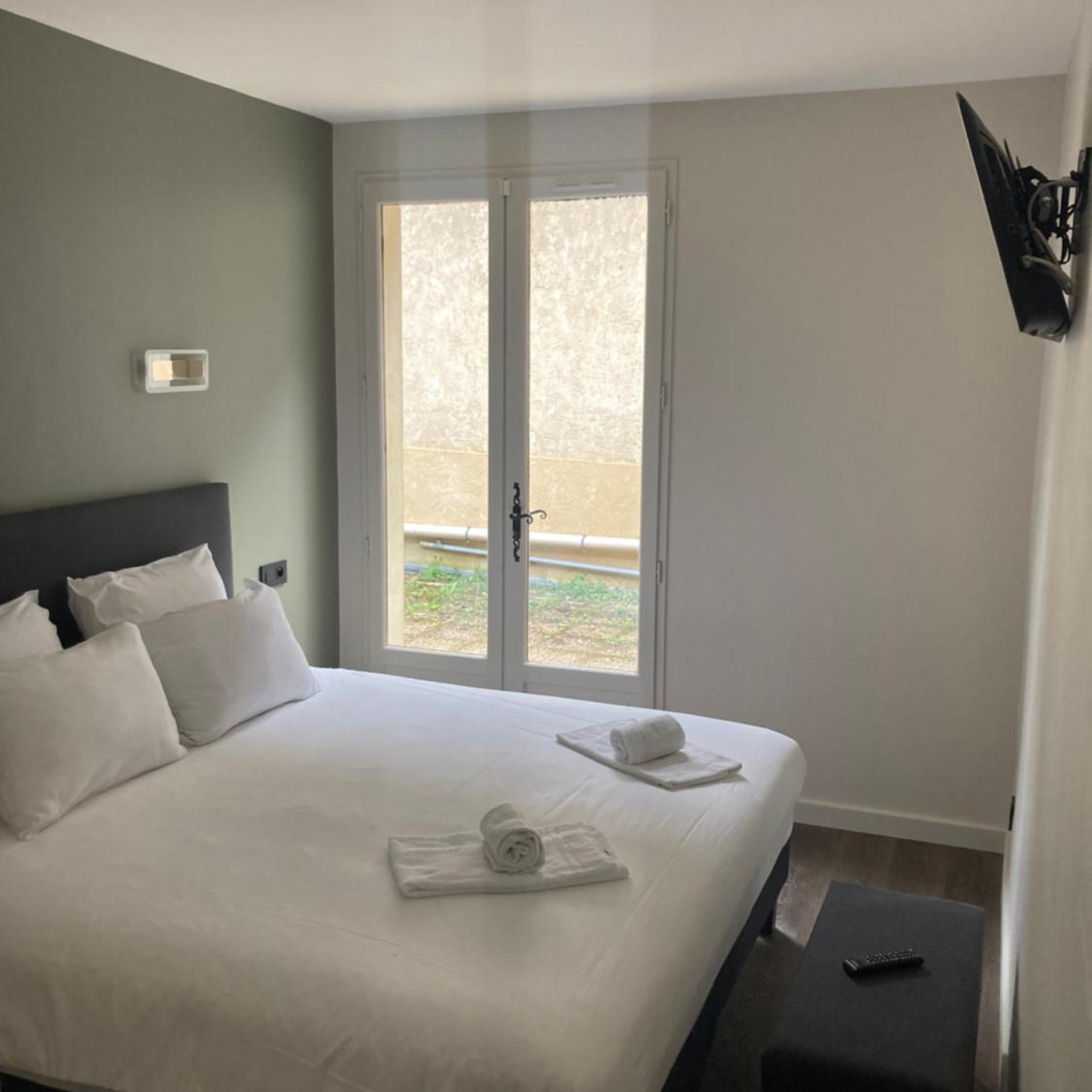 HOTEL DU CHATEAU 9/21