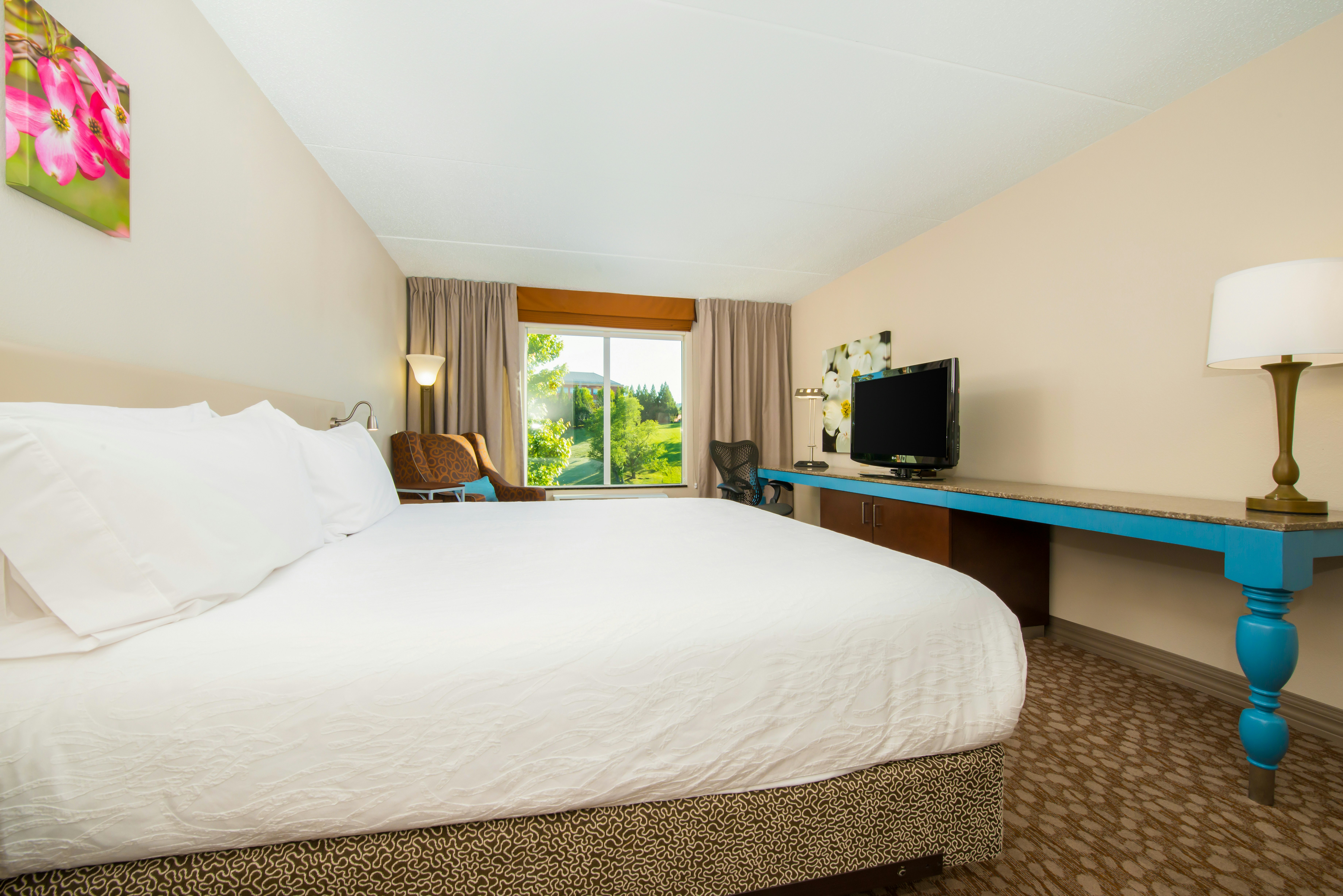 ROOM, KING BED