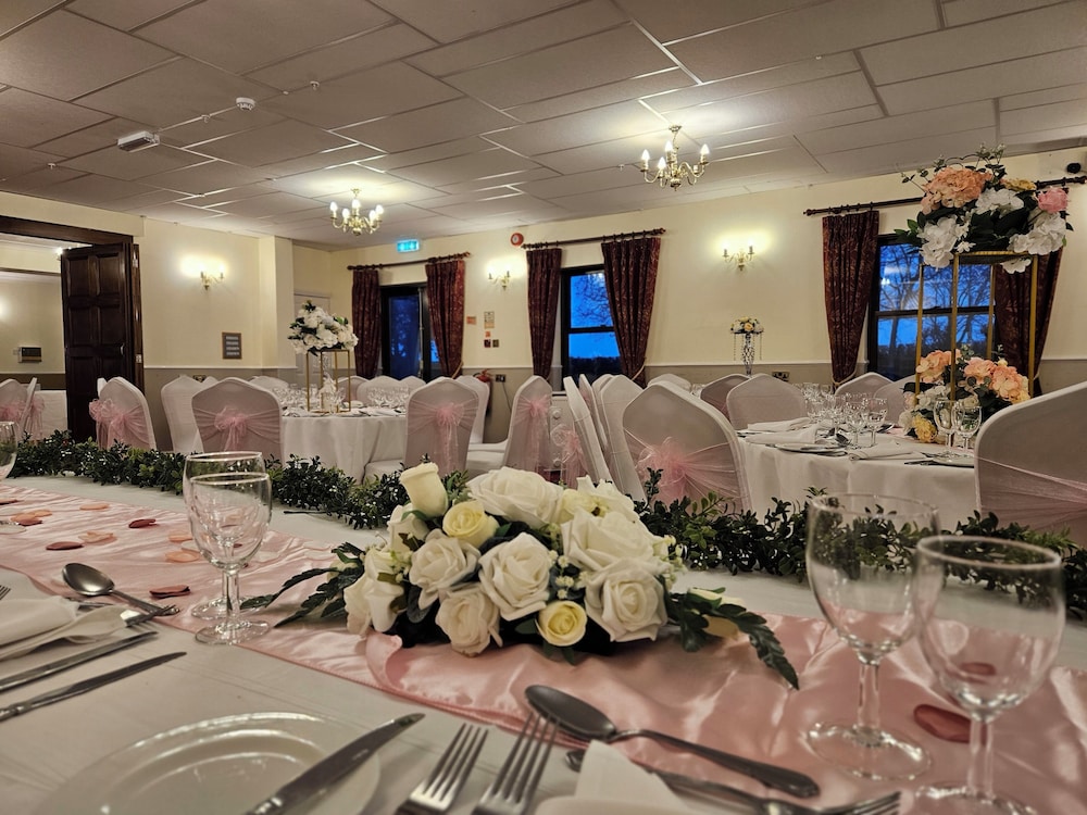 MARSH FARM HOTEL 32/50